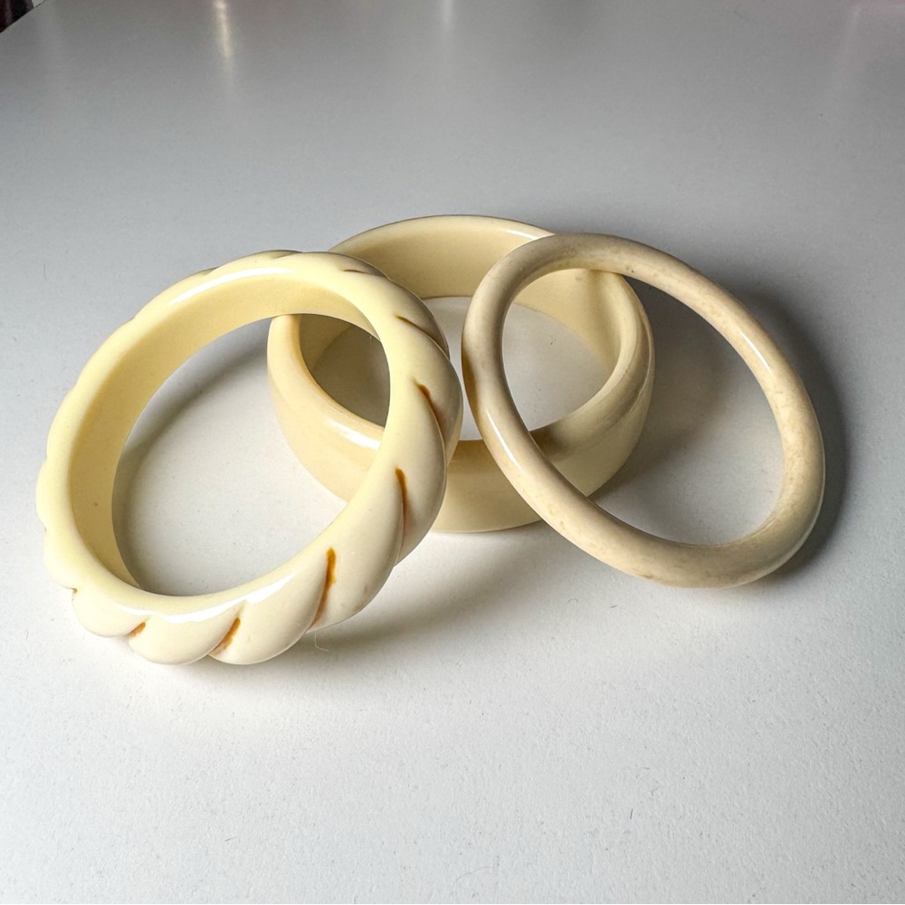 plastic bangle bracelets, set of 3, cream